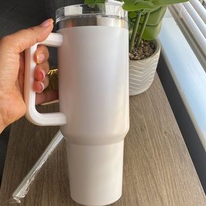 New 40oz insulated cup with handle stainless steel with straw